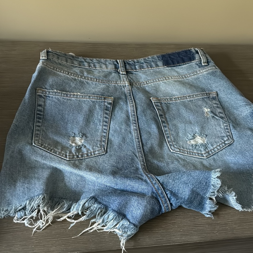 ZARA denim shorts - Picture 3 of 3